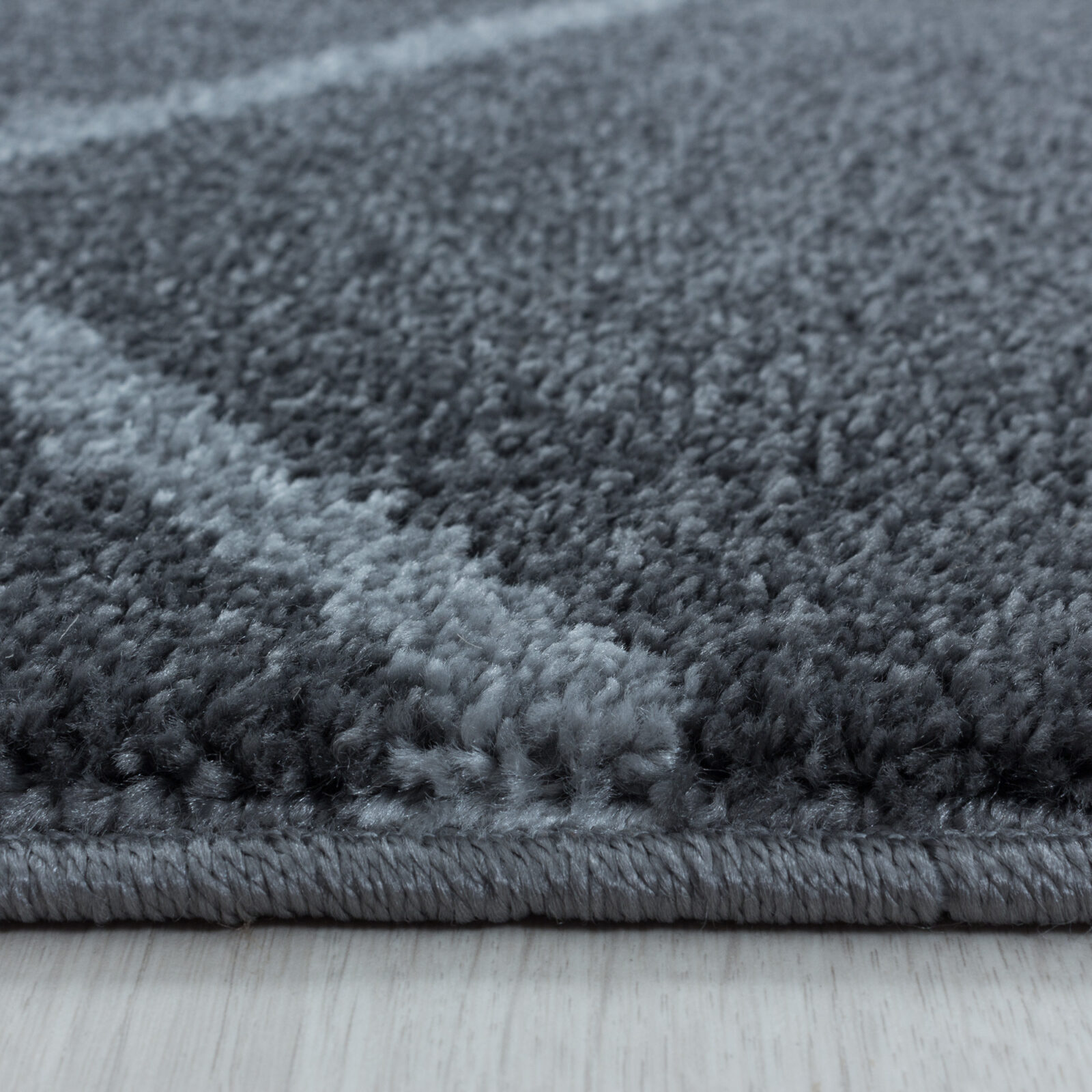 Rio Kortpolig vloerkleed Chevron – Grijs (4602)
