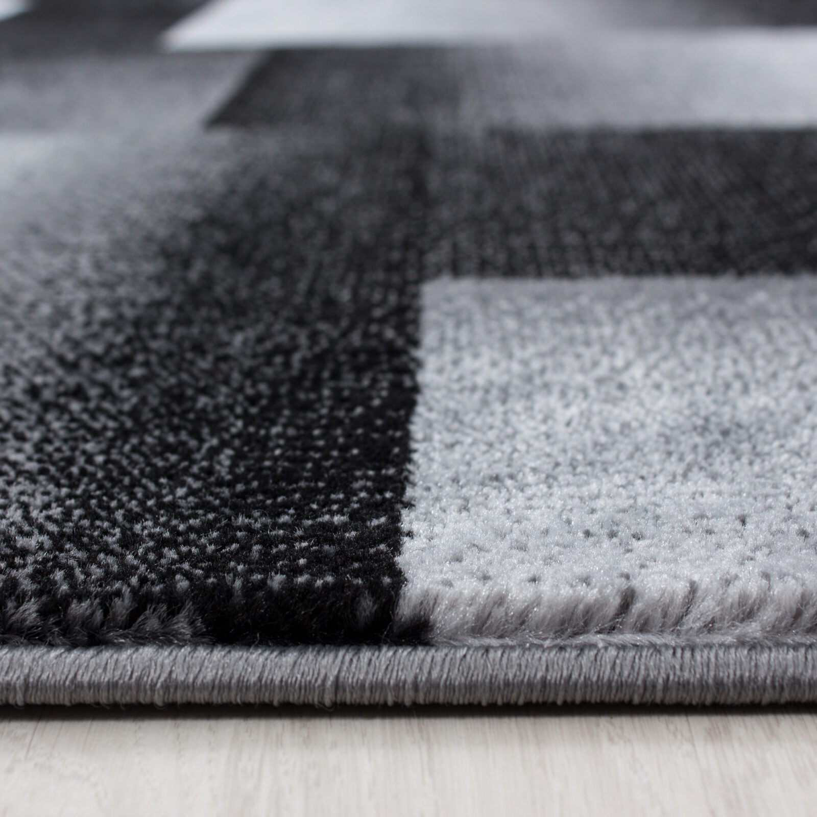 Miami Kortpolig vloerkleed Abstract geruit – Zwart (6560)